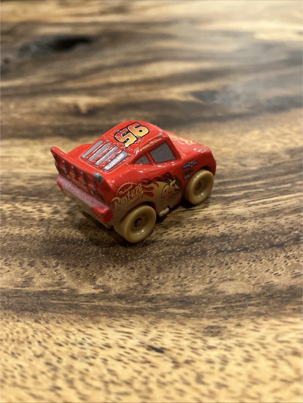 Disney Pixar Cars Muddy Lightning McQueen Mini Racers - Picture 5 of 7